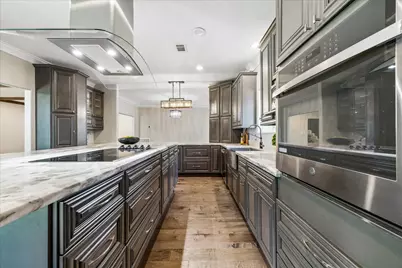 1030 Crossroads Drive, Houston, TX 77079 - Photo 9