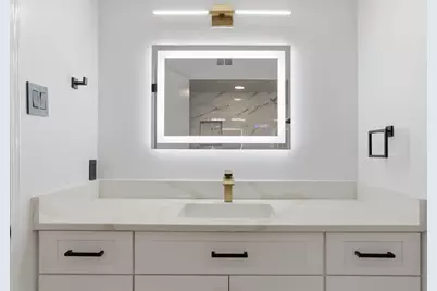 811 Lovett Boulevard #21, Houston, TX 77006 - Photo 17