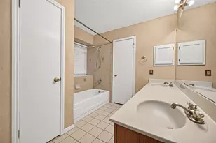 8607 Greenleaf Lake Dr, Houston, TX 77095 - Photo 25