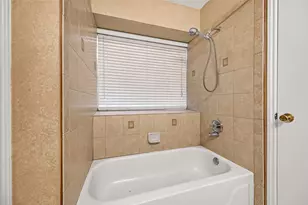 8607 Greenleaf Lake Dr, Houston, TX 77095 - Photo 27