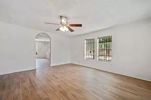 3822 Wipprecht St, Houston, TX 77026 - Photo 11