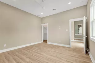 28 Cmdr. Runco Ln, Taylor Lake Village, TX 77586 - Photo 17