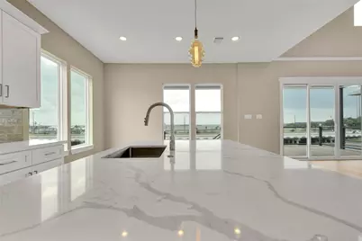 28 Cmdr Runco Lane, Taylor Lake Village, TX 77586 - Photo 39