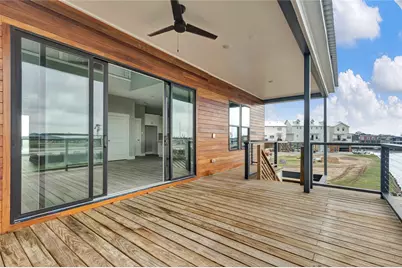 28 Cmdr Runco Lane, Taylor Lake Village, TX 77586 - Photo 3