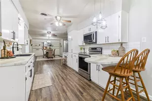 404 S 14th St, West Columbia, TX 77486 - Photo 19