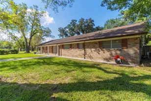404 S 14th St, West Columbia, TX 77486 - Photo 1