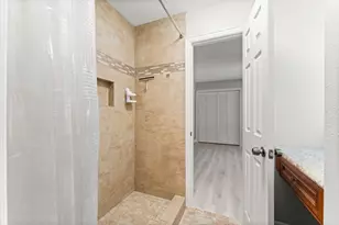 71 Hideaway Dr, Friendswood, TX 77546 - Photo 19