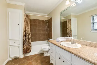 1112 W Mulberry Street, Angleton, TX 77515 - Photo 13