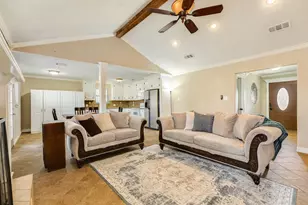 1112 W Mulberry St, Angleton, TX 77515 - Photo 3