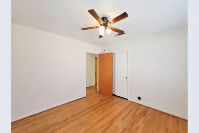 5442 Kinglet Street, Houston, TX 77096 - Photo 13