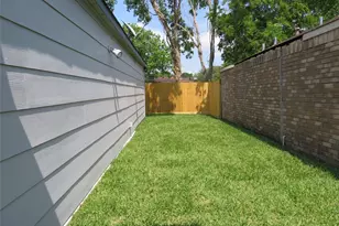 11619 Bowlan Ln, Houston, TX 77035 - Photo 27