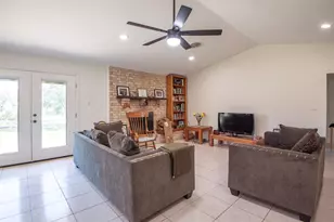 1803 Hickory Ln, Brenham, TX 77833 - Photo 9