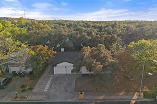 7729 Croftwood Dr, Austin, TX 78749 - Photo 3