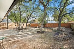 7729 Croftwood Dr, Austin, TX 78749 - Photo 31