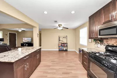 5423 Lillian Street, Baytown, TX 77521 - Photo 19