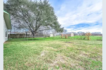 701 Alamo Street, El Campo, TX 77437 - Photo 11