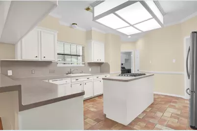 611 N Hickory Street, Tomball, TX 77375 - Photo 11