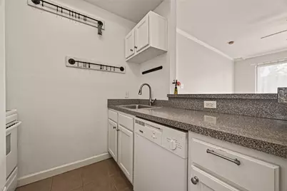4515 Briar Hollow Place #309, Houston, TX 77027 - Photo 11