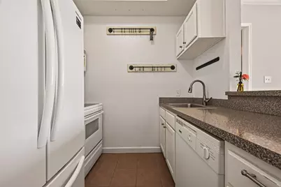 4515 Briar Hollow Place #309, Houston, TX 77027 - Photo 9