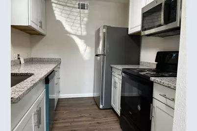 514 Houston Street #6, Rosenberg, TX 77471 - Photo 5
