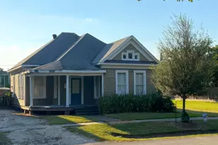 921 Arlington St, Houston, TX 77008 - Photo 1