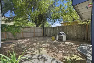 4521 Maple St, Bellaire, TX 77401 - Photo 29