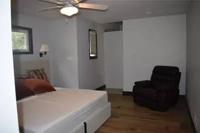 4521 Maple Street, Bellaire, TX 77401 - Photo 9