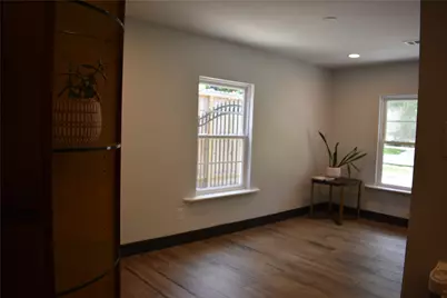 4521 Maple Street, Bellaire, TX 77401 - Photo 13