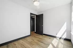 4521 Maple St, Bellaire, TX 77401 - Photo 9
