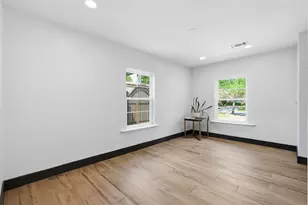 4521 Maple St, Bellaire, TX 77401 - Photo 3