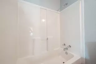 4810 Carmen St, Houston, TX 77033 - Photo 17