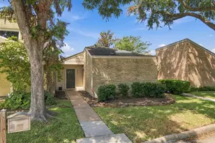 2002 Courtney Ln Dr, Houston, TX 77042 - Photo 1