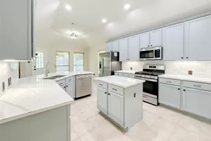 11922 Hueco Tanks Dr, Sugar Land, TX 77498 - Photo 7