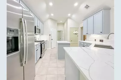 11922 Hueco Tanks Drive, Sugar Land, TX 77498 - Photo 5