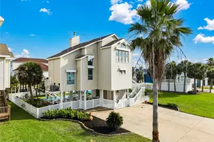 13663 Mutiny Ln, Galveston, TX 77554 - Photo 5