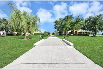 1812 Lake Landing Drive, League City, TX 77573 - Photo 3