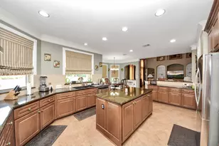 1812 Lake Landing Dr, League City, TX 77573 - Photo 13