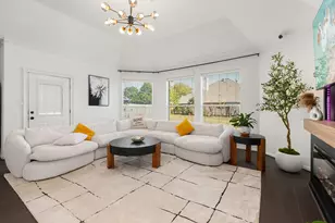 14910 Lake Woodbridge Ct, Sugar Land, TX 77498 - Photo 9