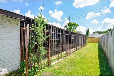 7307 Addicks Clodine Road, Houston, TX 77083 - Photo 29