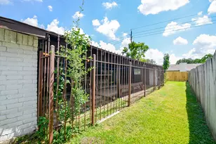 7307 Addicks Clodine Rd, Houston, TX 77083 - Photo 29