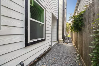 812 Thornton Street #F, Houston, TX 77018 - Photo 9