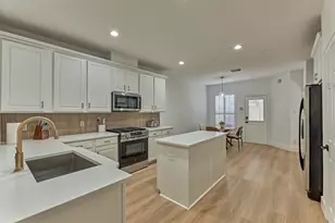 27 Medley Ln, The Woodlands, TX 77382 - Photo 9