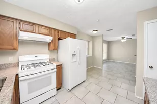 14718 Windfern Forest Dr, Houston, TX 77040 - Photo 7