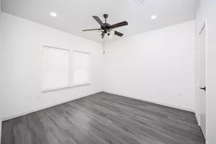 7817 Shotwell St, Houston, TX 77016 - Photo 9