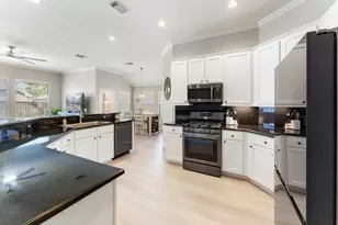 9410 Brackenton Crest Dr, Spring, TX 77379 - Photo 11