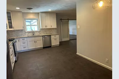 11410 Ashcroft Drive, Houston, TX 77035 - Photo 9