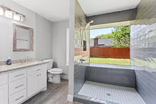 11710 Seawood Dr, Houston, TX 77089 - Photo 13