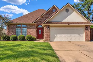 714 Moore St, Richwood, TX 77566 - Photo 1