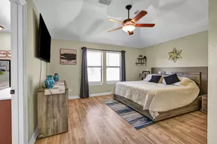 714 Moore St, Richwood, TX 77566 - Photo 13