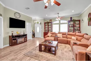 714 Moore St, Richwood, TX 77566 - Photo 3